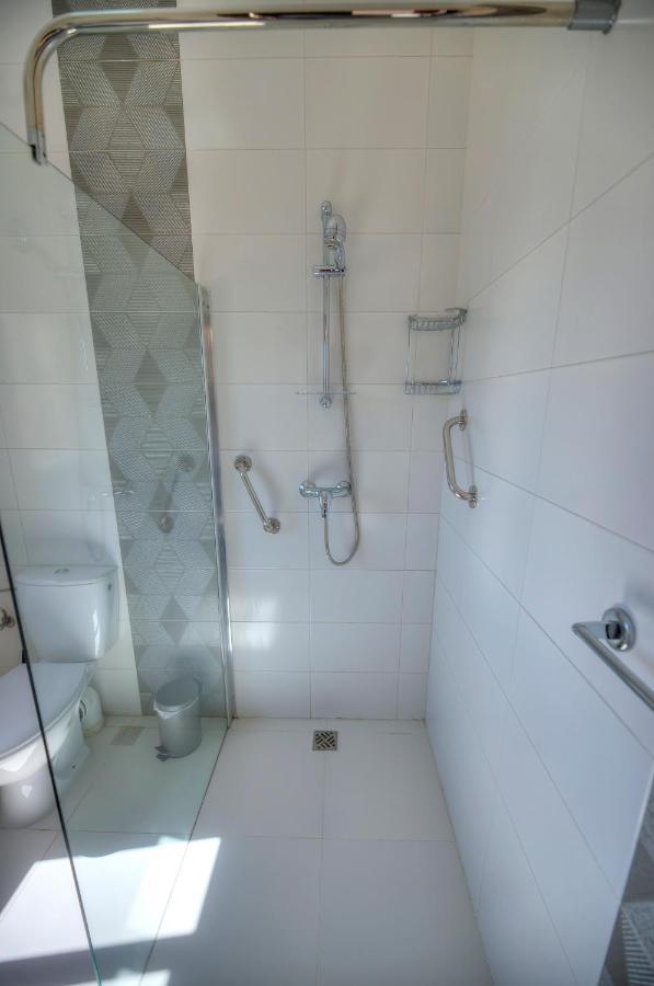 Beautifully Furnished Seafront 4 Bedrooms Goslm-4 Sliema Eksteriør billede