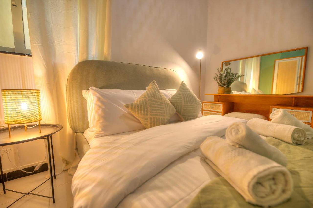 Beautifully Furnished Seafront 4 Bedrooms Goslm-4 Sliema Eksteriør billede