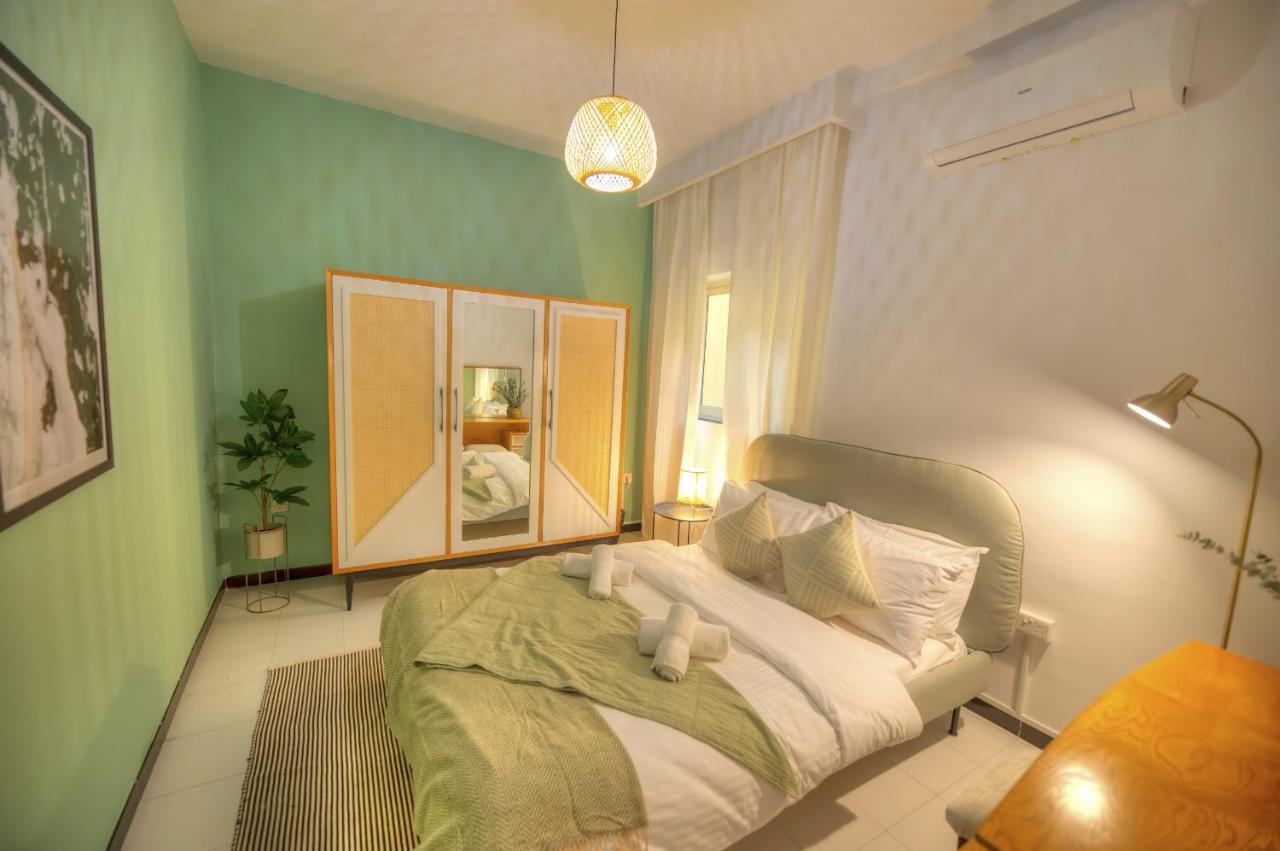 Beautifully Furnished Seafront 4 Bedrooms Goslm-4 Sliema Eksteriør billede